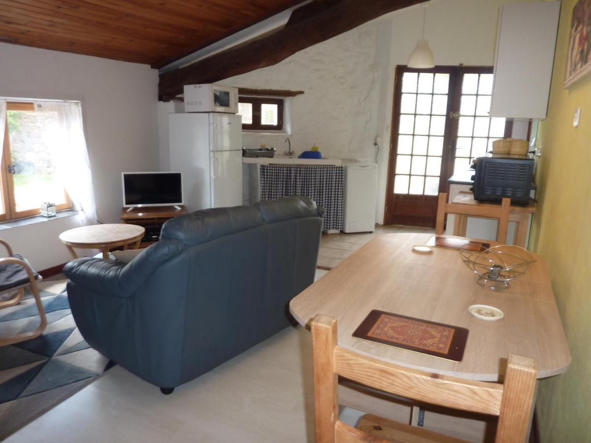 La Metairie Appartement Parthenay Buitenkant foto